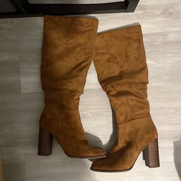 Boots - Picture 1 of 4